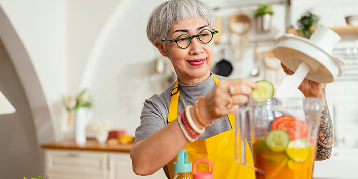 Healthy eating fuels our happiness and our ability to think clearly – no matter our age. Learn to eat well and age right with 5 easy tips.